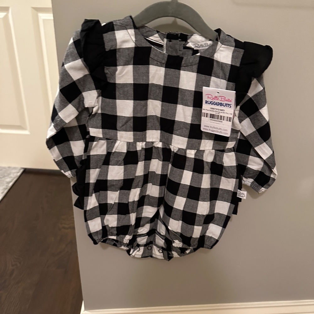 Baby girl BNWT Ruffle Butts long sleeve bubble romper black and plaid